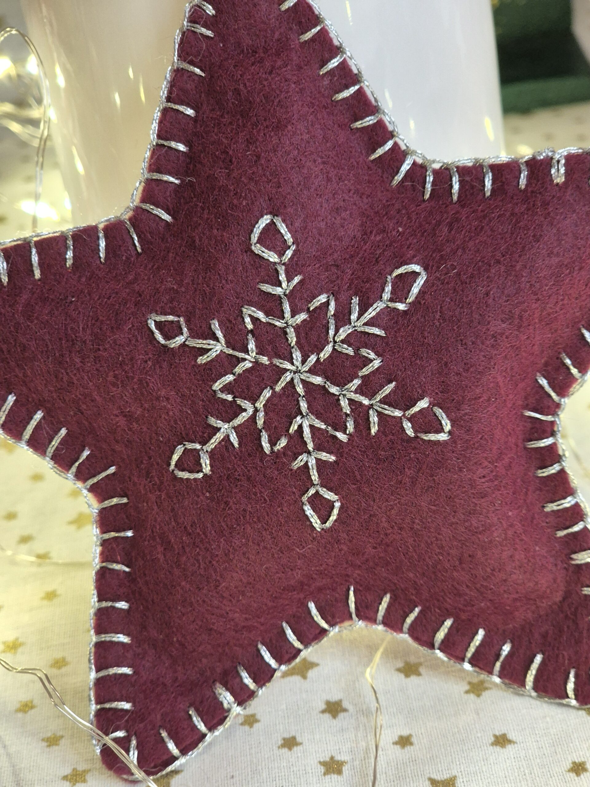 Déco étoile de Noël bordeaux zoom