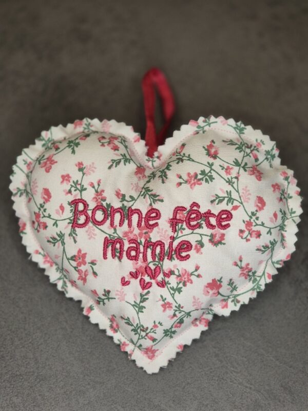 Coeur rose bonne fête mamie