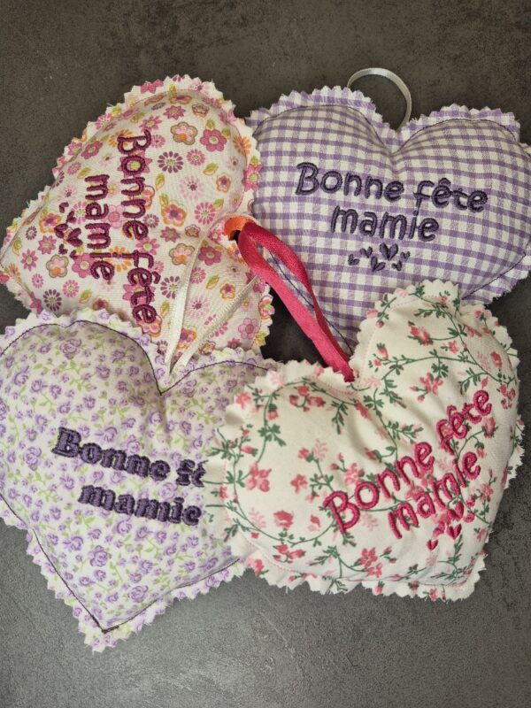 Coeurs bonne fête mamie