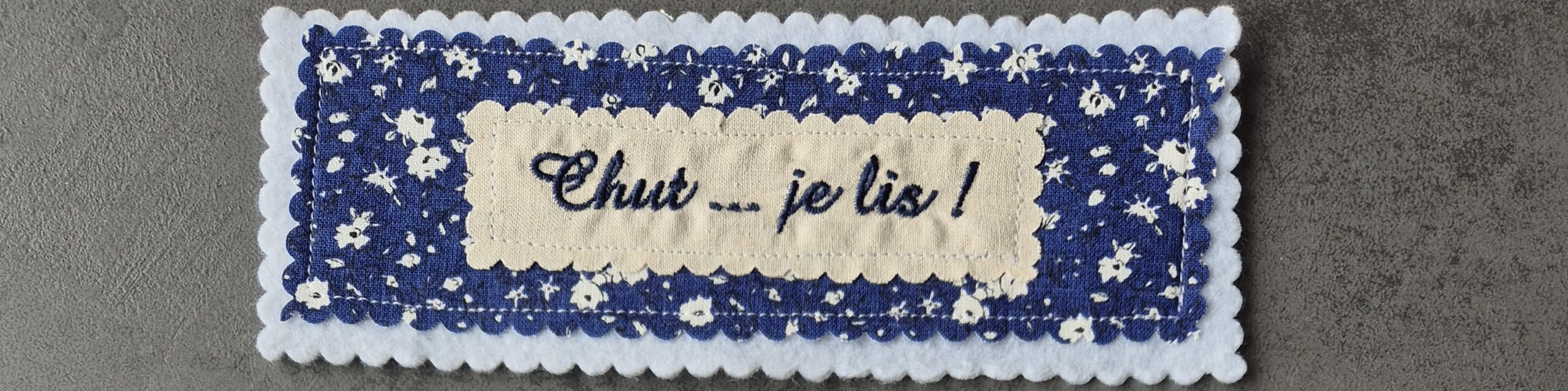 Fleuri bleu Chut Je lis