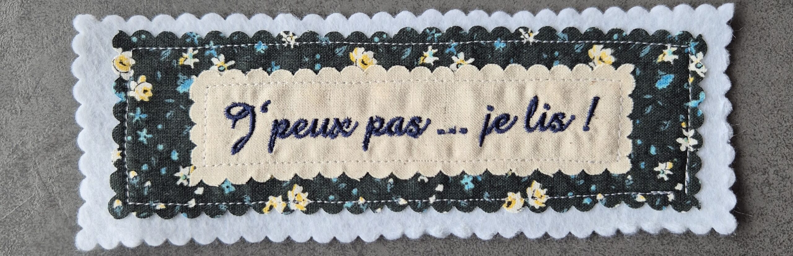 Fleuri bleu marine J'peux pas je lis