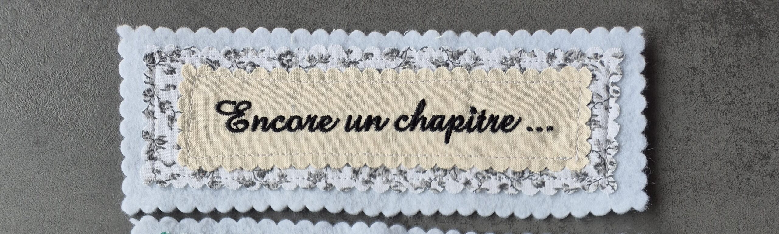 Fleuri gris Encore un chapitre