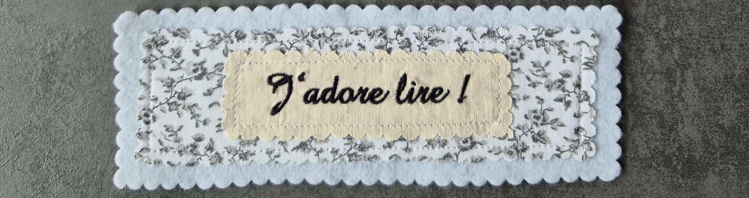 Fleuri gris J'adore lire