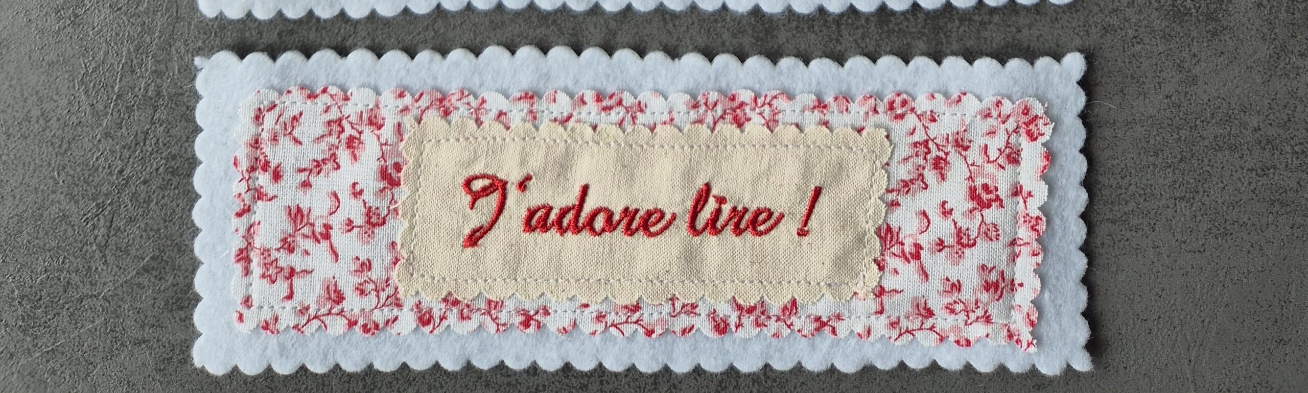 Fleuri rouge J'adore lire