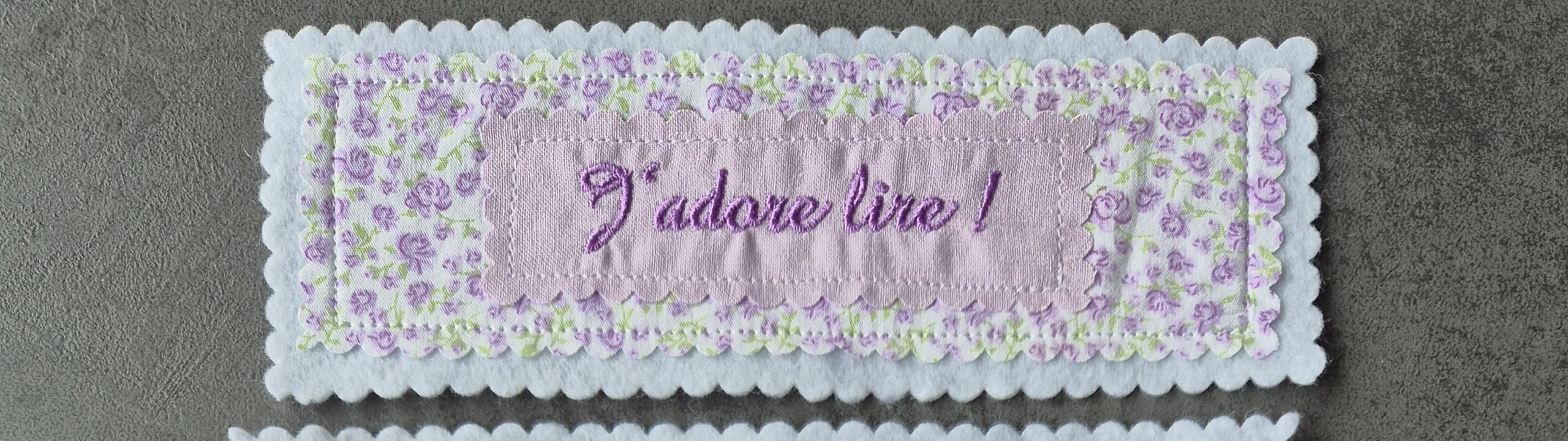 Fleuri violet J'adore lire